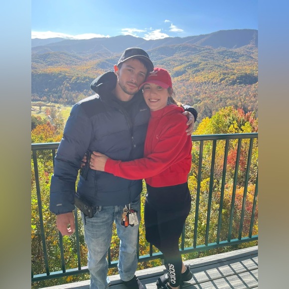 Meet your Posher, Jessica - Picture 2 of 2